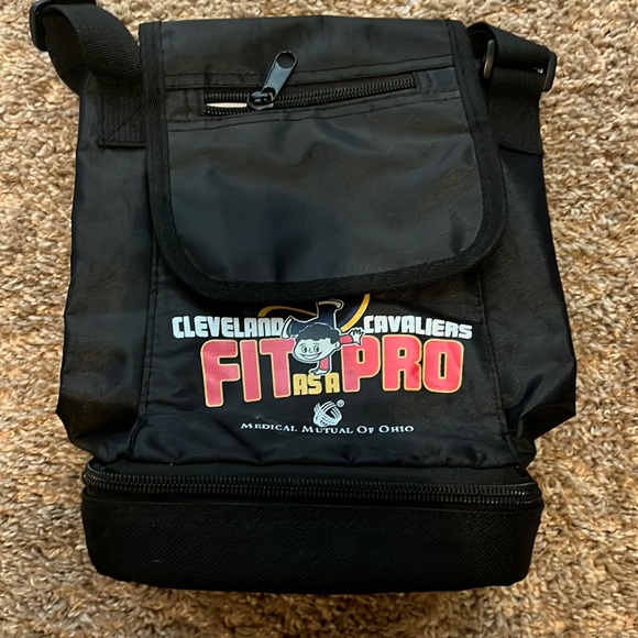 Cleveland Cavaliers lunch cooler bag. Brand new - Picture 1 of 3